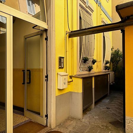Regina Milano In Verona - Sky Tv, Wifi E Breakfast Box Apartman Kültér fotó