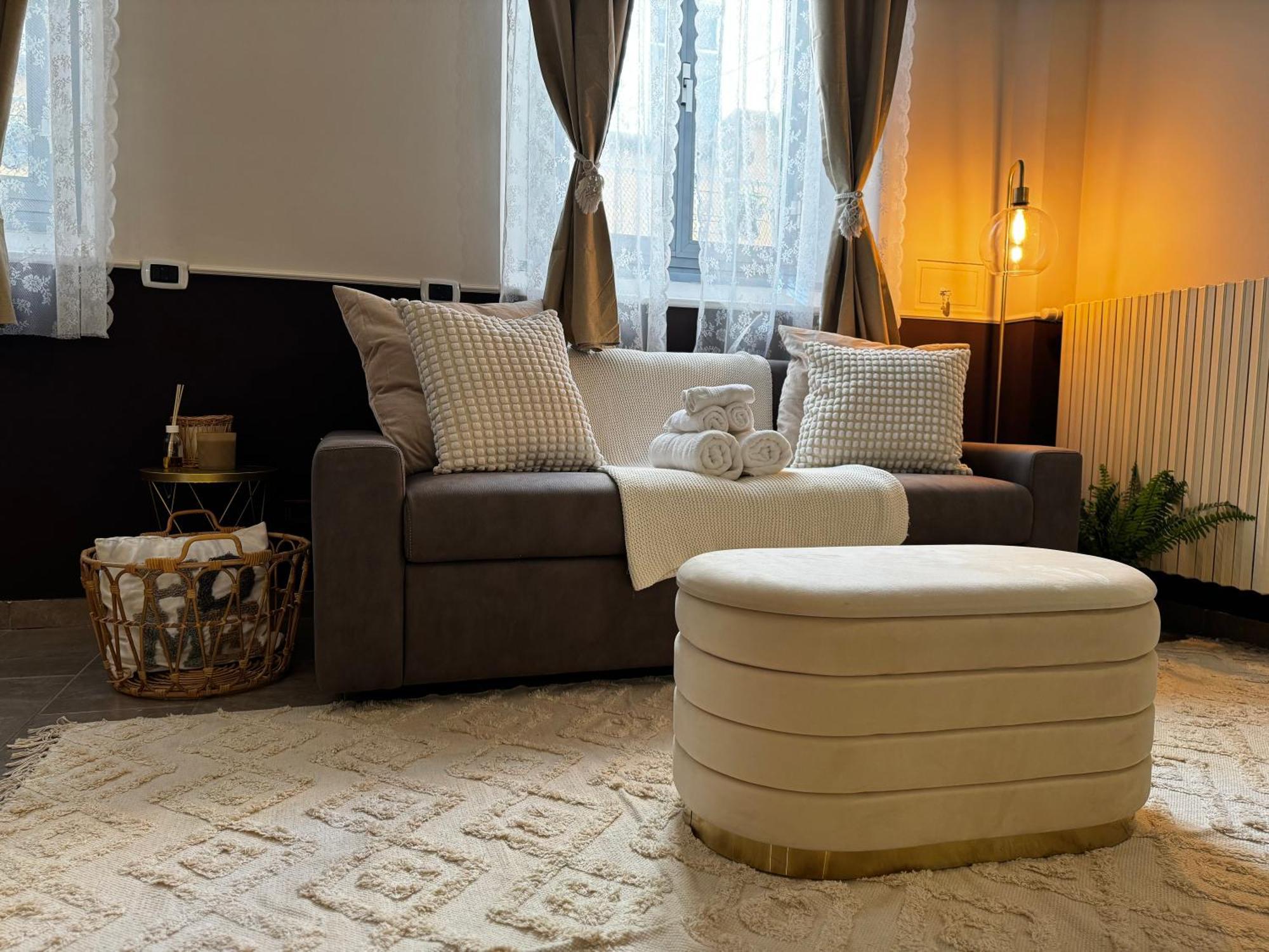 Regina Milano In Verona - Sky Tv, Wifi E Breakfast Box Apartman Kültér fotó