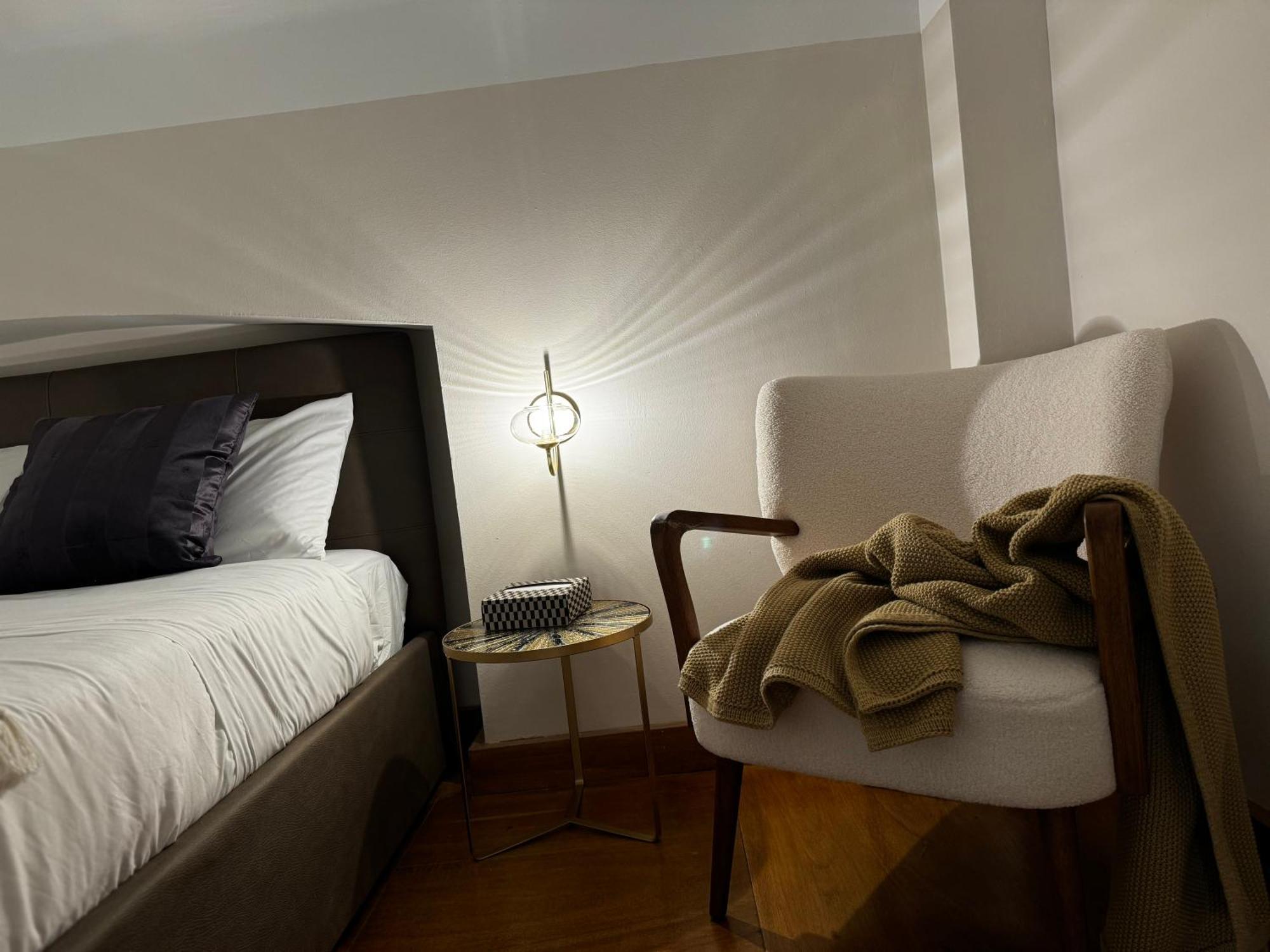 Regina Milano In Verona - Sky Tv, Wifi E Breakfast Box Apartman Kültér fotó