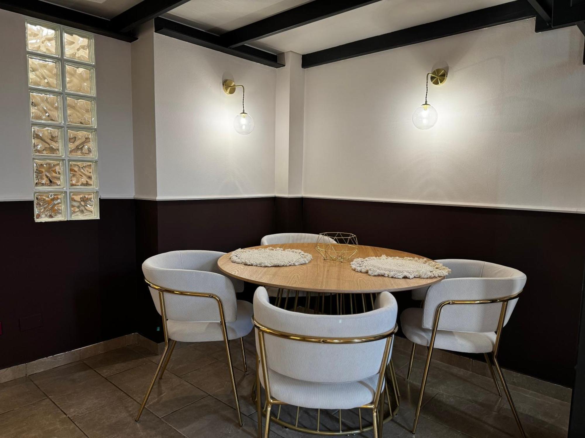 Regina Milano In Verona - Sky Tv, Wifi E Breakfast Box Apartman Kültér fotó