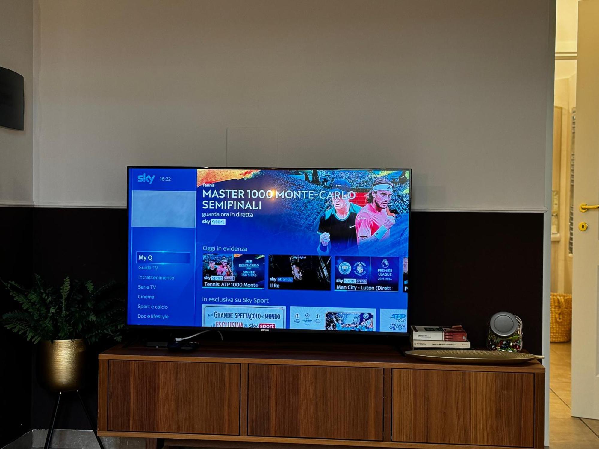 Regina Milano In Verona - Sky Tv, Wifi E Breakfast Box Apartman Kültér fotó