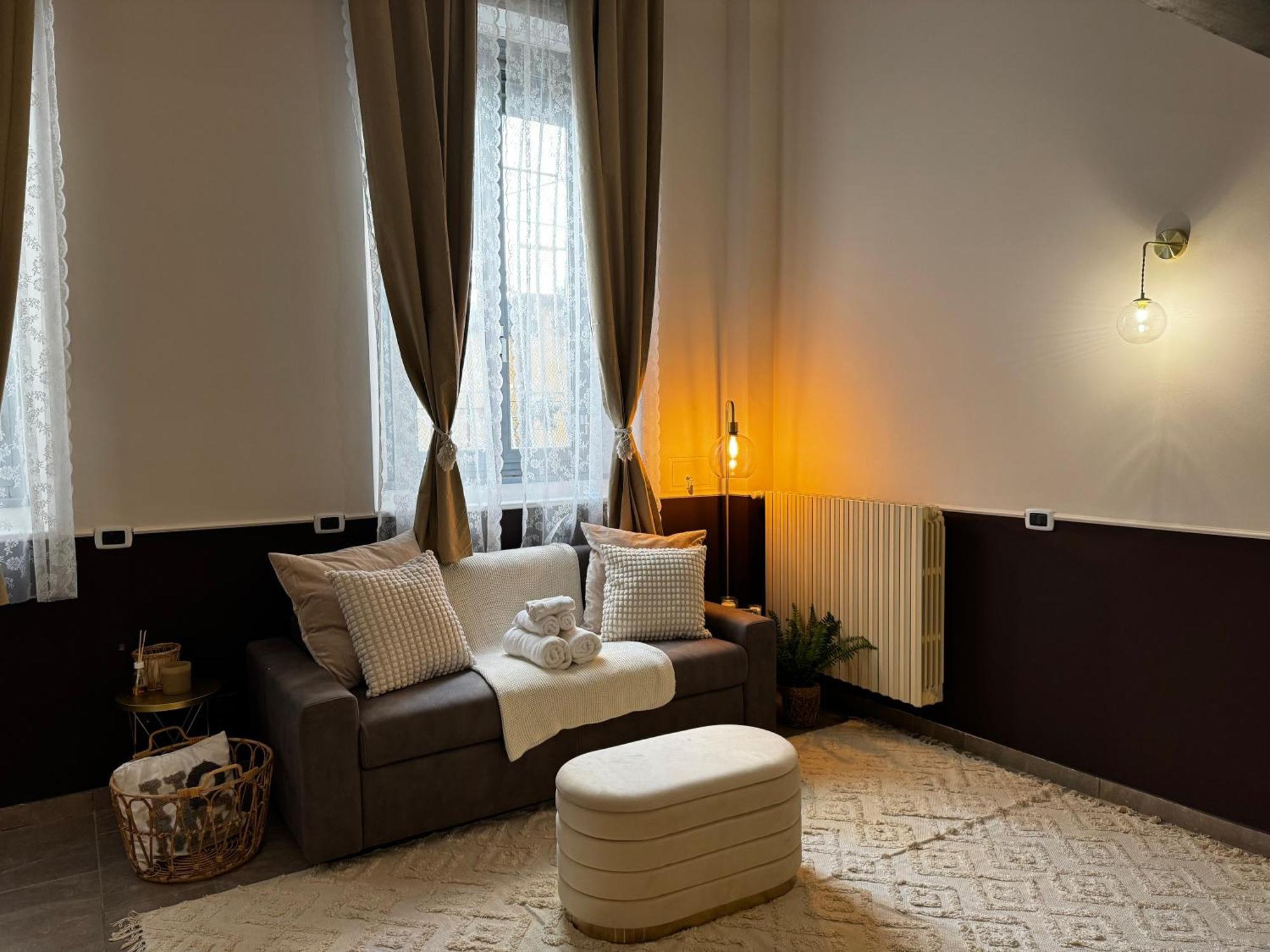 Regina Milano In Verona - Sky Tv, Wifi E Breakfast Box Apartman Kültér fotó