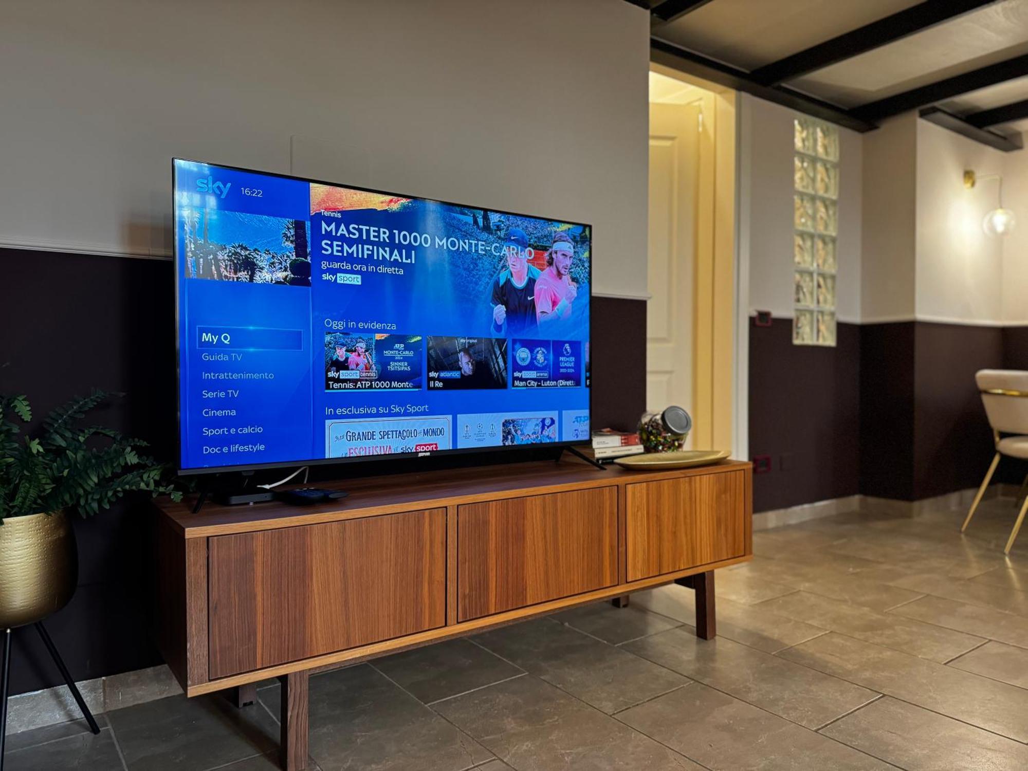 Regina Milano In Verona - Sky Tv, Wifi E Breakfast Box Apartman Kültér fotó